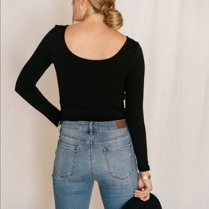 Carly Jean Los Angeles - Harper Long Sleeve, Black 
Large